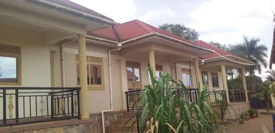 Kakande'S Pilgrims House Kampala
